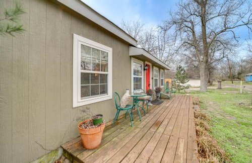 Historic Cabin with Yard 1 Mi to Lake Spavinaw! - Foto 26