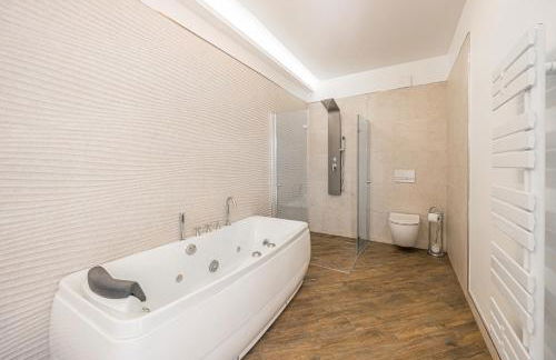 P1 Premium-Suite, 4 Zimmer, 105 qm, Parkplatz - Foto 12