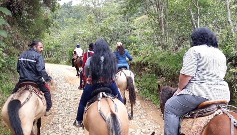 Disfrutando del paseo a caballo por Silvia