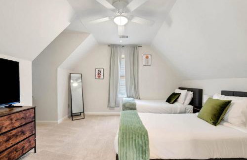 4BR Cozy Family Retreat Near Mall of GA, Near Lake Lanier - Sleeps 10 - Foto 47