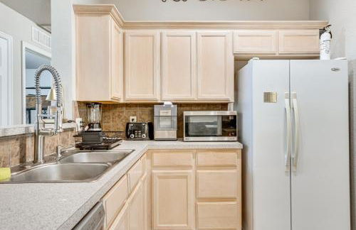 14 Mi to Dtwn OKC Edmond Gem with Fenced Yard! - Foto 7