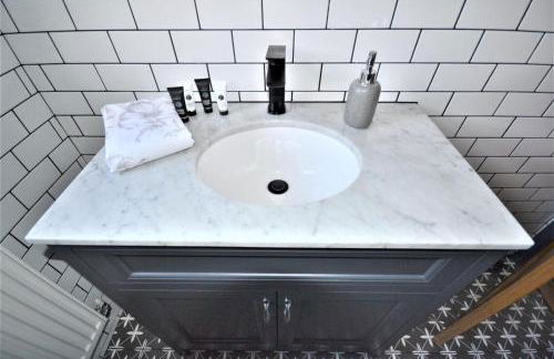 New street Luxury town house in the centre of Holt with free PARKING for one car - Foto 25