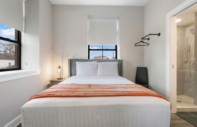 Bywater Suite Hotel - Photo 38