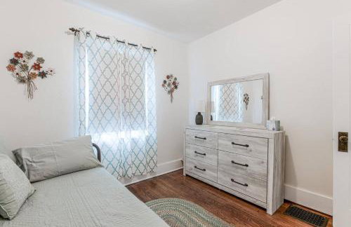 Stylish 3br Cozy Home 10min Drive from ND! - Foto 54