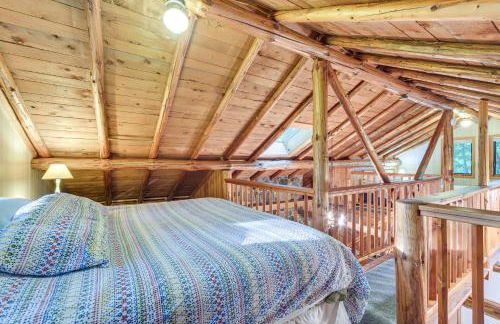 Authentic Log Cabin with Private Pond in Glidden - Foto 21