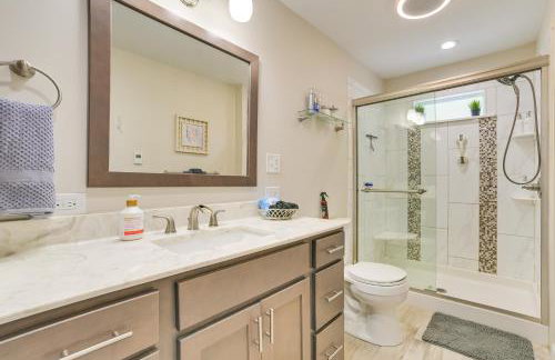 Porch and Views Waterfront Home on Houghton Lake! - Foto 15