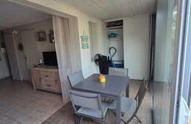 Joli T2, à 400m à pied de la mer - Piscine privée - Photo 2