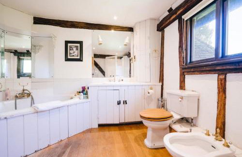 The Long Barn, a stylist barn conversion on a farm - Foto 27