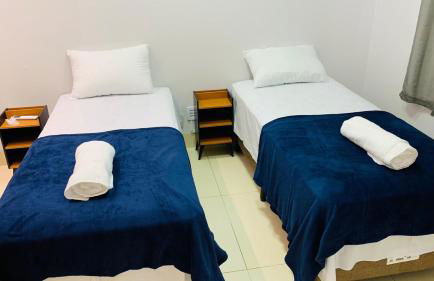 Excelente Apto 2º Piso no Centro da Cidade - Foto 2