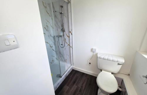 Park Road Retreat - Large 4 Bed Home with Ample Parking! - Foto 5