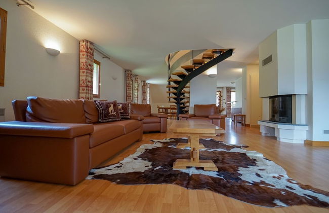 Holiday Home in Haute-savoie Near Lake Annecy - Photo 1