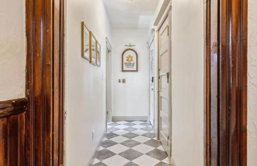 Meerkat Manor- 5 Min Drive to CLE Clinic - Foto 30