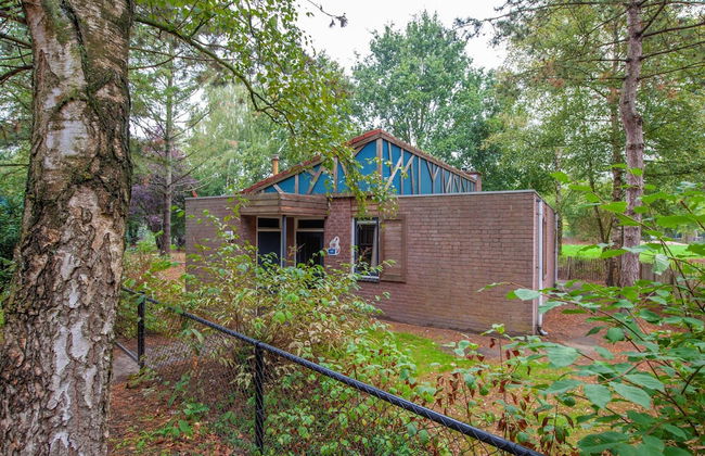 Restyled Bungalow with Dishwasher near Nature Reserve - Photo 27