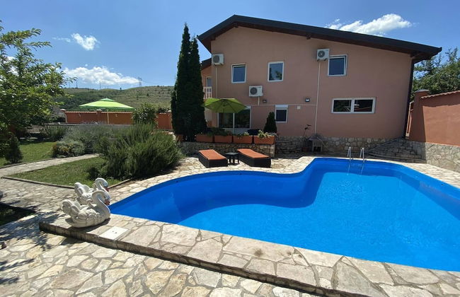 Private Riverside Villa Silvia - Foto 1