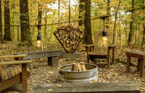 Impressive Log Cabin with Fireplace, Fire Pit and Hot-tub in Unionville, Indiana - Foto 48