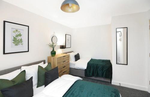 Spacious Home For Contractors,Families,Groups, Sleeps 10, Free Parking - Foto 14