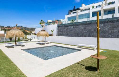 Luxury Apartment next to Golf Course in Marbella - Photo 35