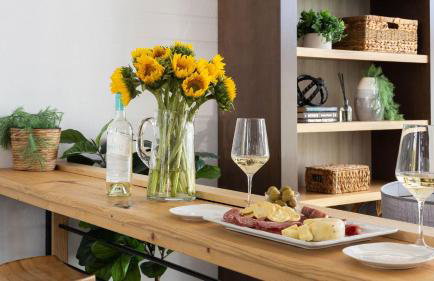 Paso Vista Bella by AvantStay Luxe Group Escape w Wine Country Views - Photo 17