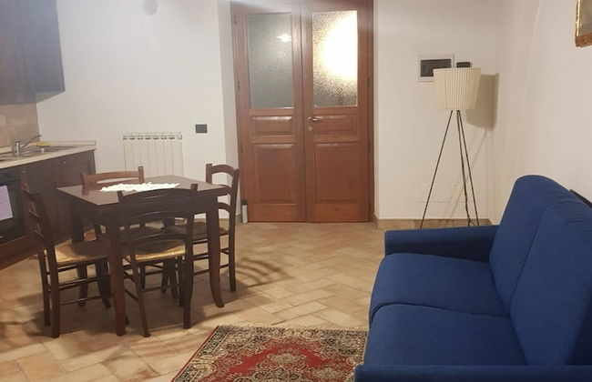 Portion of a Farmhouse With 30 Beds - 4 Apartments and 2 Rooms - Foto 19