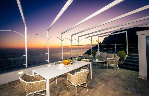 VILLA LA TAGLIATA spectacular jacuzzi tub amazing view and private parking garage - Photo 21