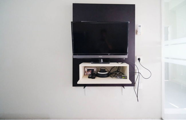 Simple And Homey 2Br At Dian Regency Apartment - Photo 29