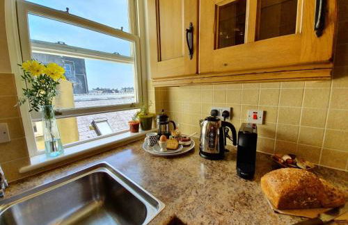 Stylish flat in central Tenby & free parking - Photo 12