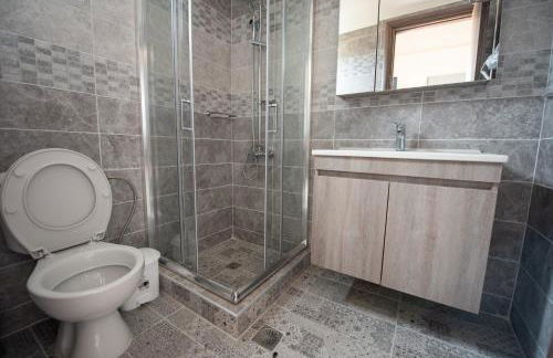 Oasis Apartments - Photo 32