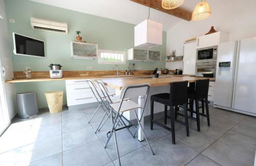 beautiful provencal mas with pool in barbentane, close to avignon, sleeps 8. - Photo 29