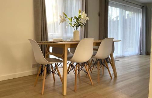 Contemporary-styled 3-Bed House - Foto 10