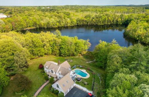 Maine Pondfront Home Sleeps 22 - Pool & Hot Tub - Photo 72