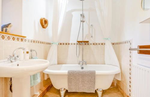 3 Bed in Colby 93200 - Foto 9