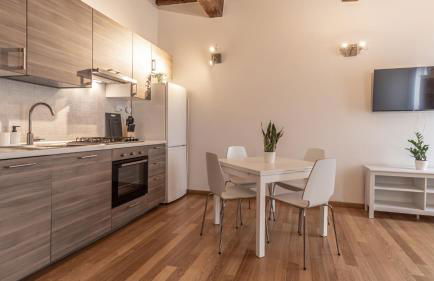 [Piazza Martiri]-In pieno centro sotto al Castello - Photo 8