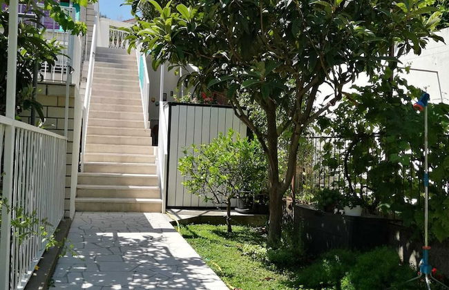 Insideout Apartment - Photo 34