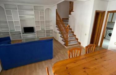 Precioso adosado con parking a 100 metros de la playa - Photo 1