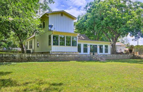Beautiful Hill Country Cottage - Walk to Downtown! - Foto 42