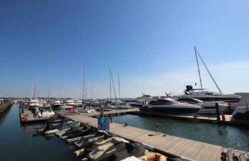 Sun-Soaked- Charming Views Overlooking the Harbour - Foto 11