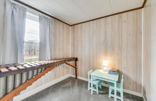 Auburn Finger Lakes Farmhouse with Open Views! - Foto 11