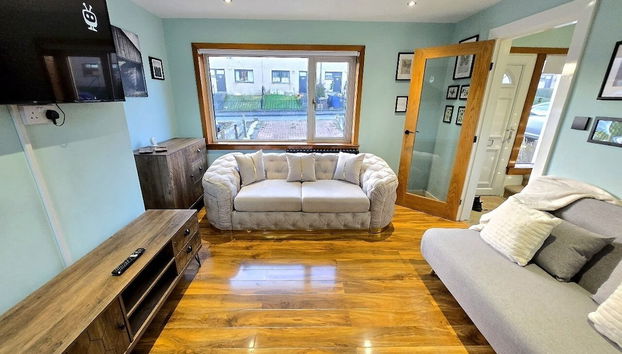 Super luxury 2 bedroom, full house sleep 5 with garden & parking close to airport - Foto 2, Interior