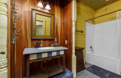 The Wagon Wheel Cabin Hot Tub Sleeps 10 Spacious - Foto 22