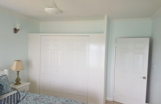 Je Suis Jamaica - 4 B R Beachfront Villa w Staff - Photo 29