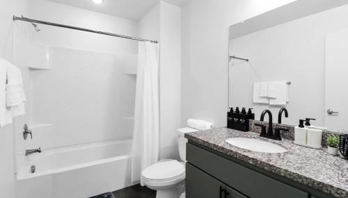 Centric 2BR In HEART of DTPHX Free Garage Parking - Foto 3