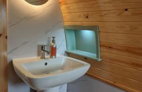 Evas Howe Lodge - Photo 11