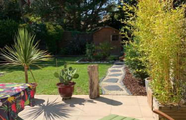 VILLA 600m de la plage calme Location possible à partir de 3 nuitées, pouvant accueillir 6-8 pers Activités nautiques randonnée vélo pêche golf casinos - Foto 5