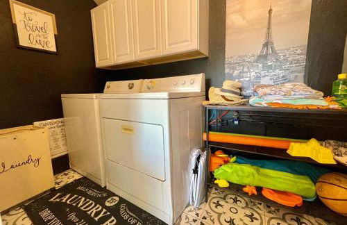 Cozy sanctuary minutes from the bay and beaches - Foto 31