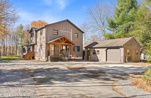 Lakefront with Beach Game Room Fire-pit and More - Foto 15