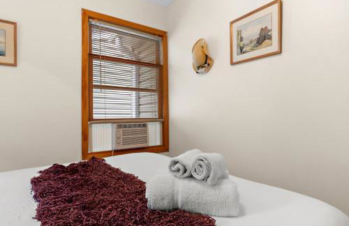 Lakefront, wildlife Cabin retreat - Pelican Bay Cabin - Foto 34