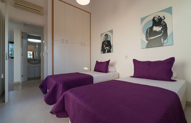 Beautiful 2 Bedroom Villa Proteus HG29 with private pool and pretty golf course views, Short walk to resort village square on Aphrodite Hills - Foto 2