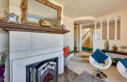 Spacious Apple Valley Home with Pool and Yard! - Foto 6