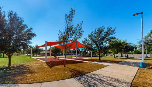 Walk to Park! Family-Friendly Laredo Home with Yard - Foto 5