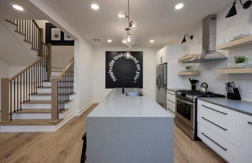 Skyline Luxury - Rooftop Deck- King Suites-Garage - Foto 15